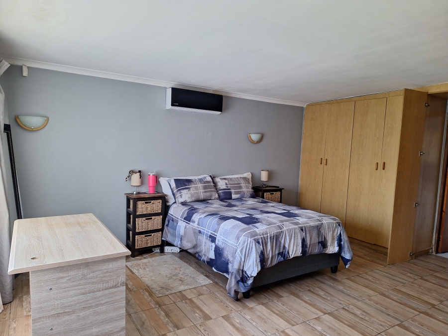 To Let 5 Bedroom Property for Rent in Retief Eastern Cape